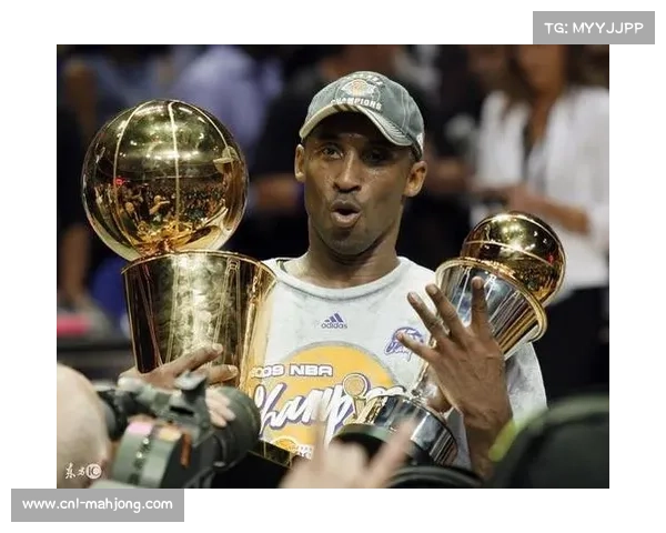 爵士队主场致敬传奇教练，退役球衣仪式感人